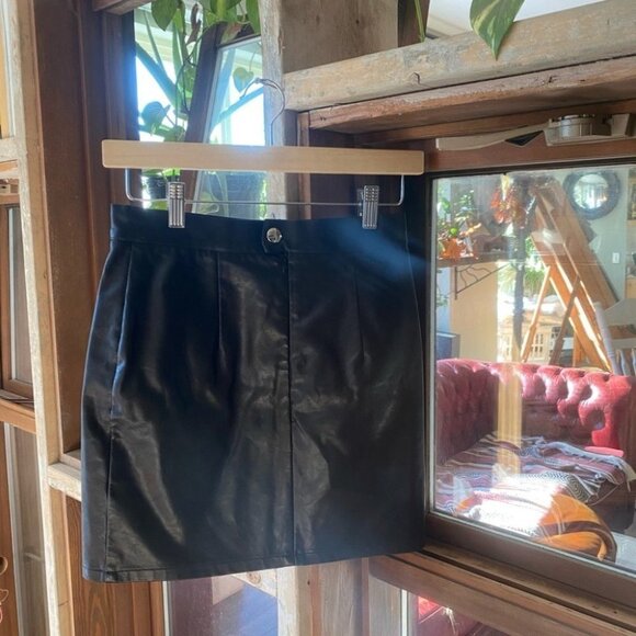 black leather skirt - Picture 1 of 2